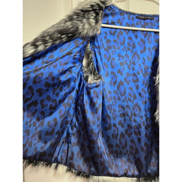 T Tahari Faux Fur Vest with Blue Leopard Lining Size Small - Picture 4 of 4